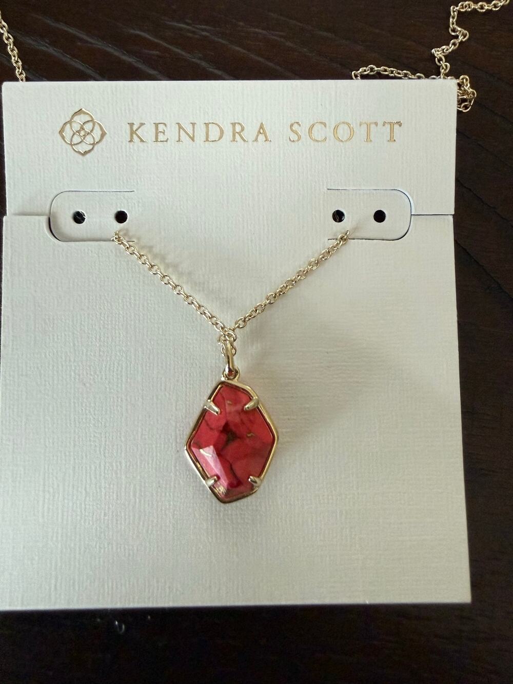 NWT Kendra Scott Ellington Gold Coral Red Magnesite Necklace Retired with box